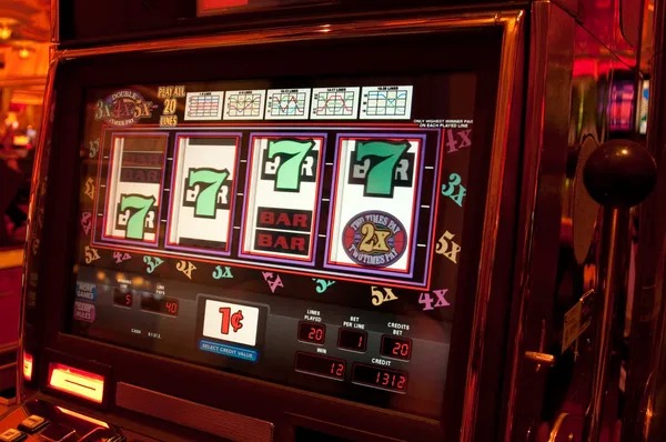 Captain's Bounty slot game interface on jagobet99 showing reels, spin controls, and payout table